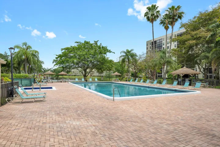 Fenced Huge Custom Pool, BBQ, Covered Open Patio