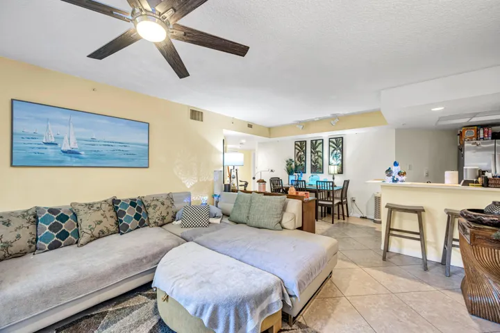 2119 SE 10TH AVE-2