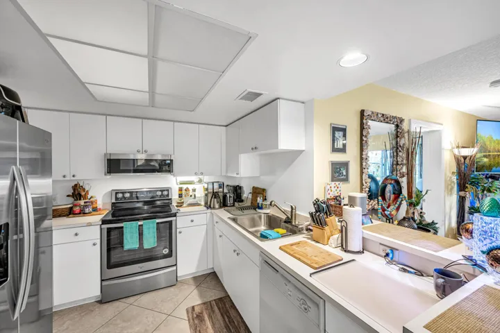 2119 SE 10TH AVE-13