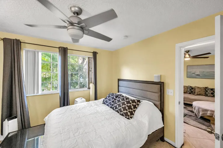 2119 SE 10TH AVE-17