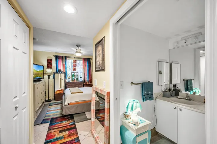 2119 SE 10TH AVE-20