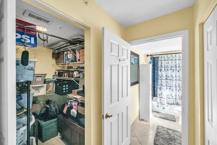 2119 SE 10TH AVE-18