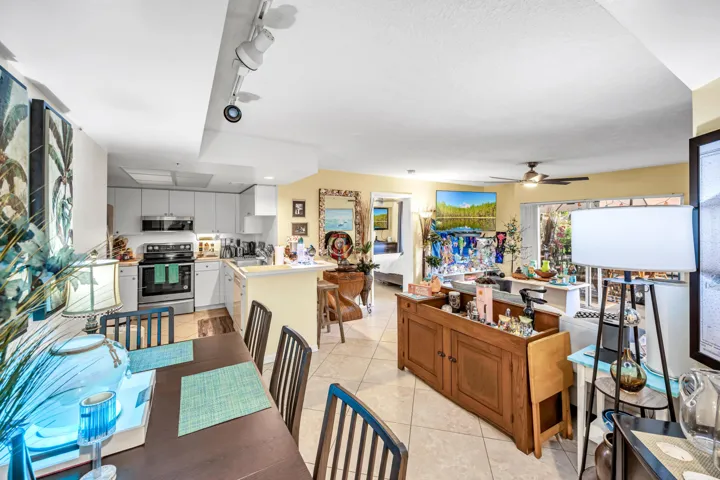2119 SE 10TH AVE-11