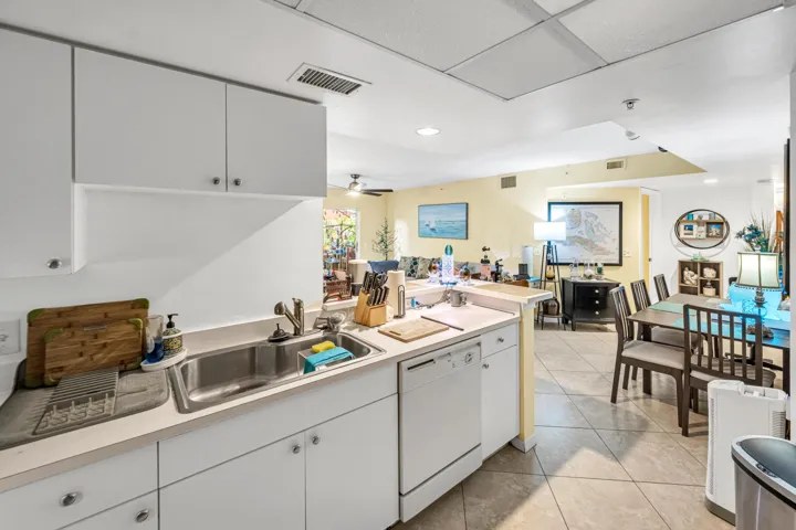2119 SE 10TH AVE-14