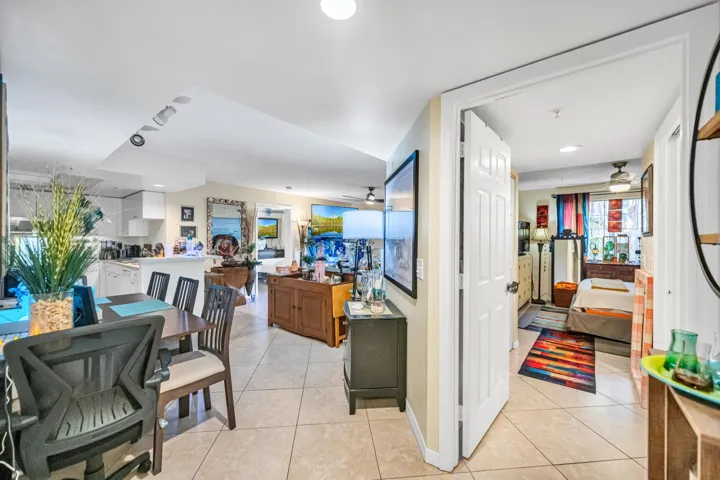 2119 SE 10TH AVE-25