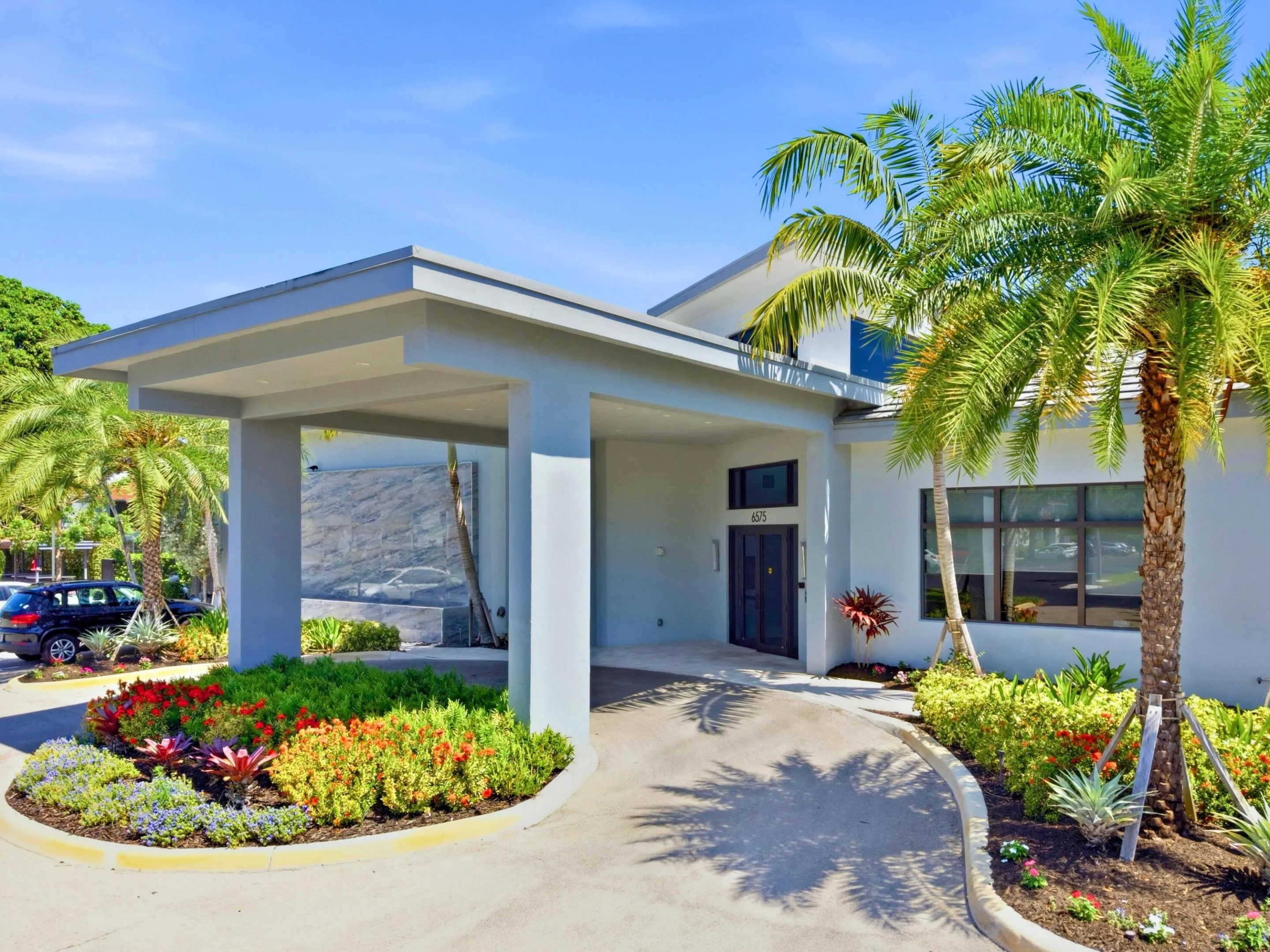 Clubhouse Porte Cochere