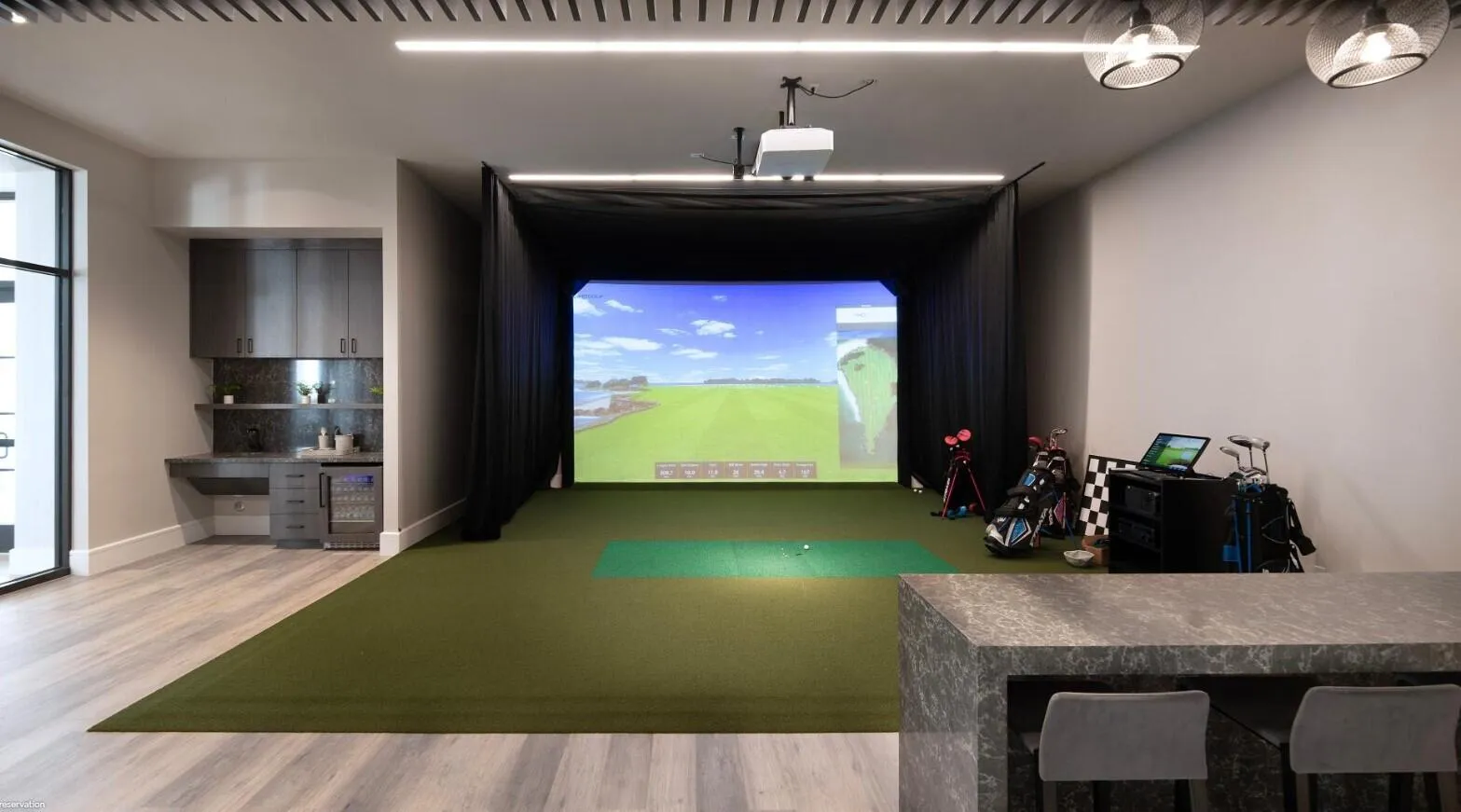 GOLF SIMULATOR