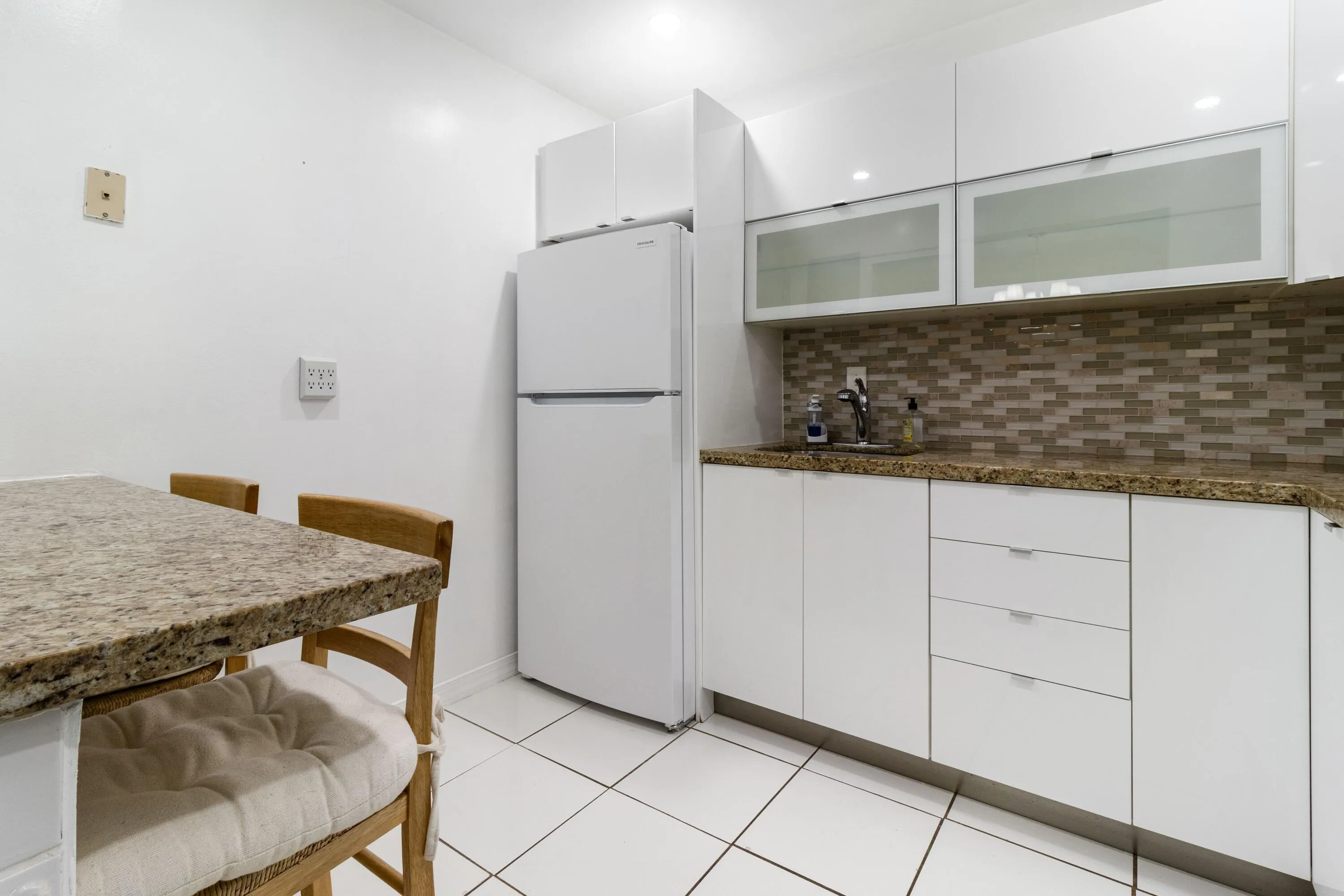 6447_BAY_CLUB_DR_APT_2 Kitchen 1
