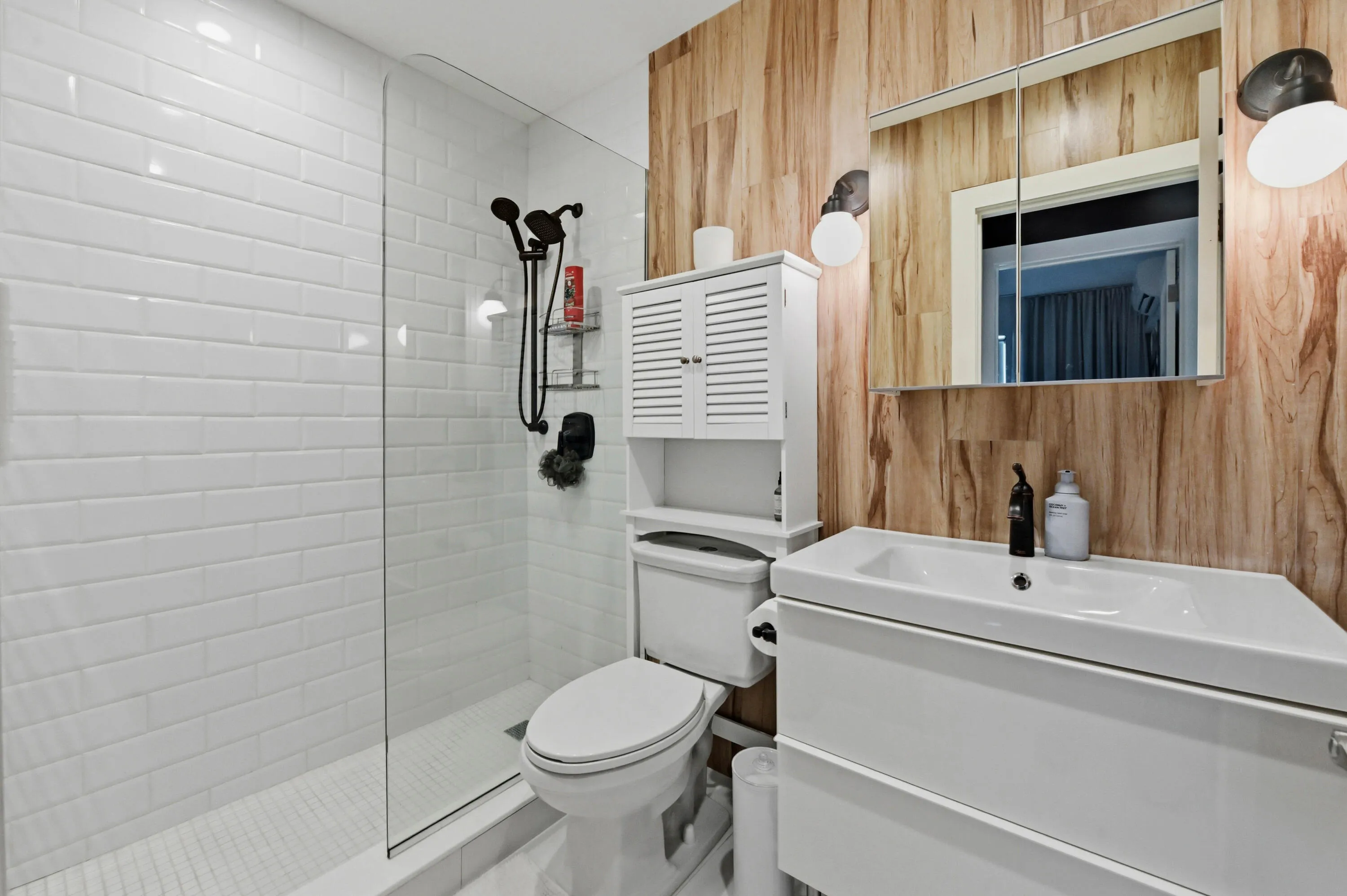 19 Bathroom 01