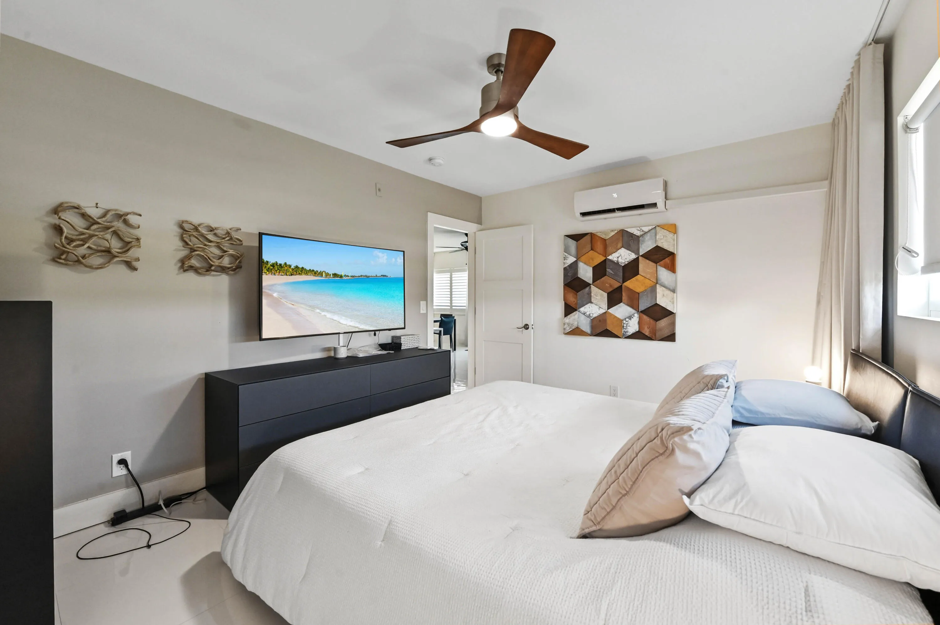 18 Bedroom 03