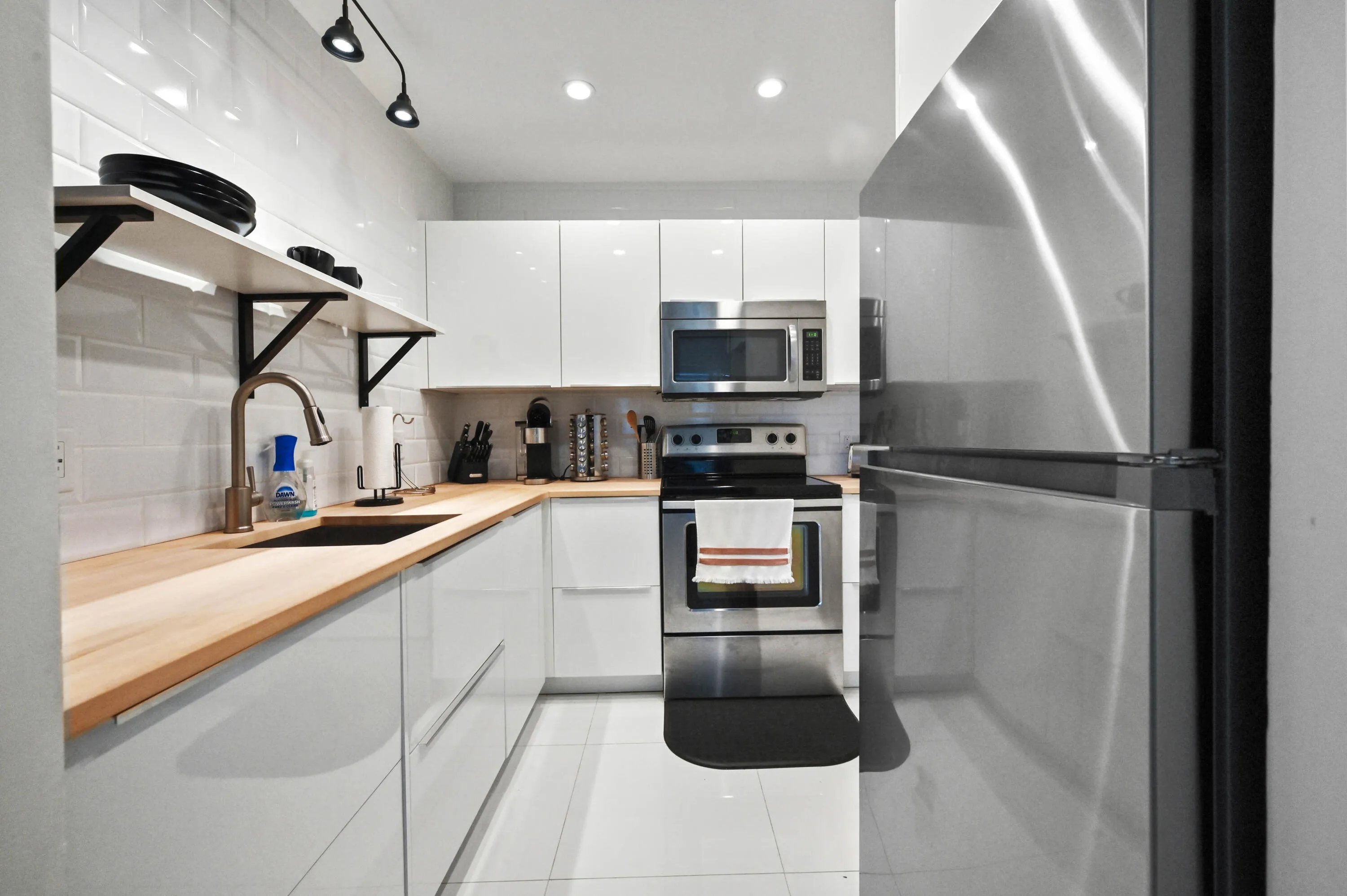 13 Kitchen 01