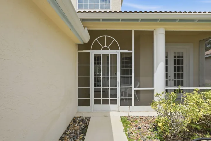 55-web-or-mls-6483_SE_Wild_Olive_Lane_05