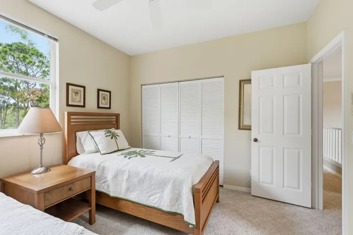 15-web-or-mls-6483_SE_Wild_Olive_Lane_01
