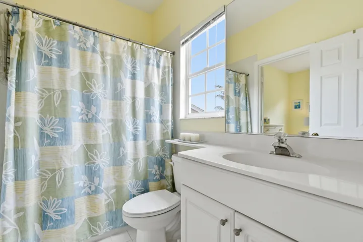 23-web-or-mls-6483_SE_Wild_Olive_Lane_02