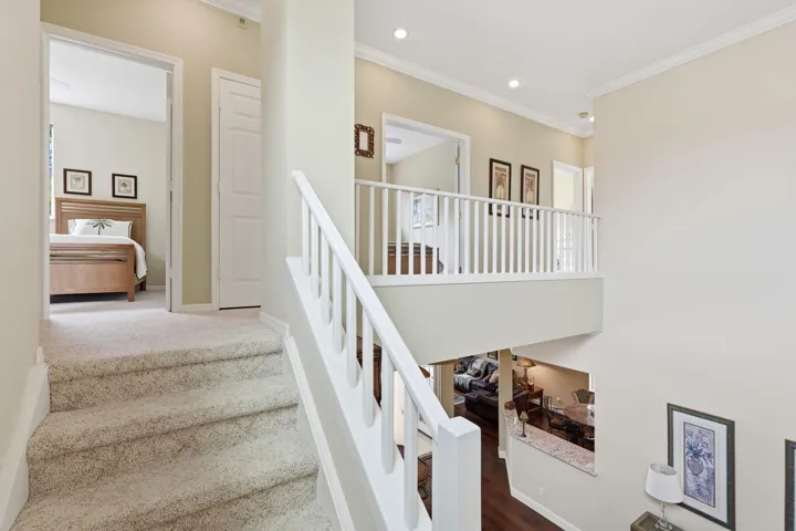 26-web-or-mls-6483_SE_Wild_Olive_Lane_02