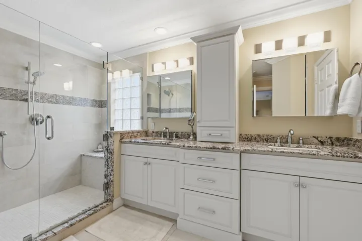 7-web-or-mls-6483_SE_Wild_Olive_Lane_007