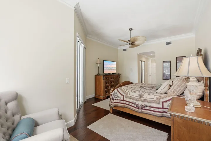4-web-or-mls-6483_SE_Wild_Olive_Lane_004
