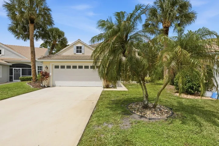 57-web-or-mls-6483_SE_Wild_Olive_Lane_05