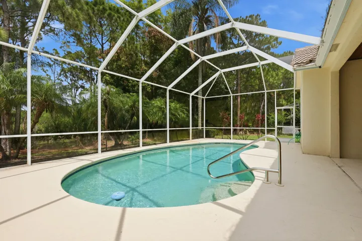 47-web-or-mls-6483_SE_Wild_Olive_Lane_04