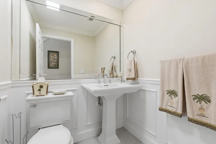 12-web-or-mls-6483_SE_Wild_Olive_Lane_01