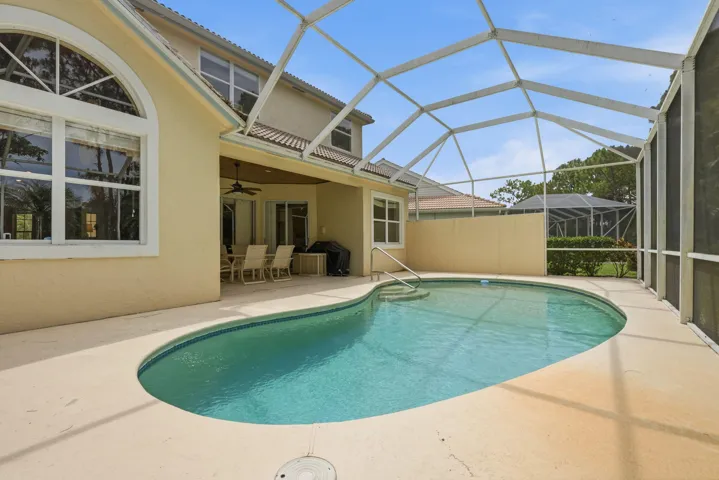 49-web-or-mls-6483_SE_Wild_Olive_Lane_04