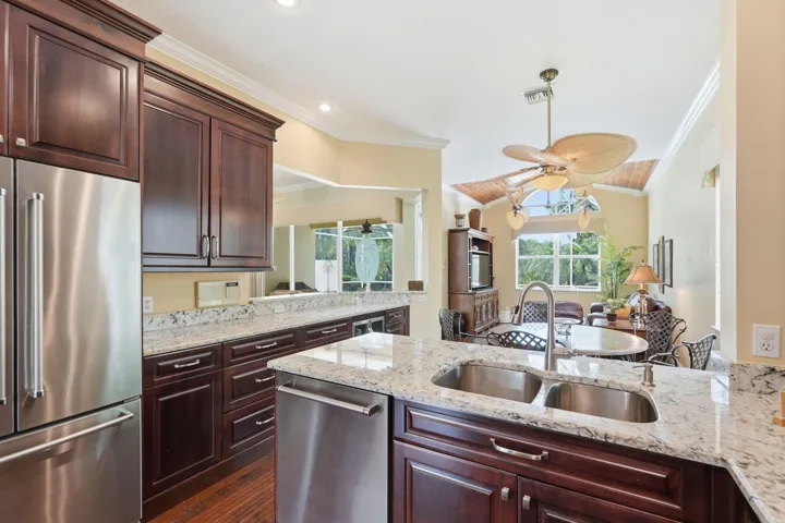 38-web-or-mls-6483_SE_Wild_Olive_Lane_03