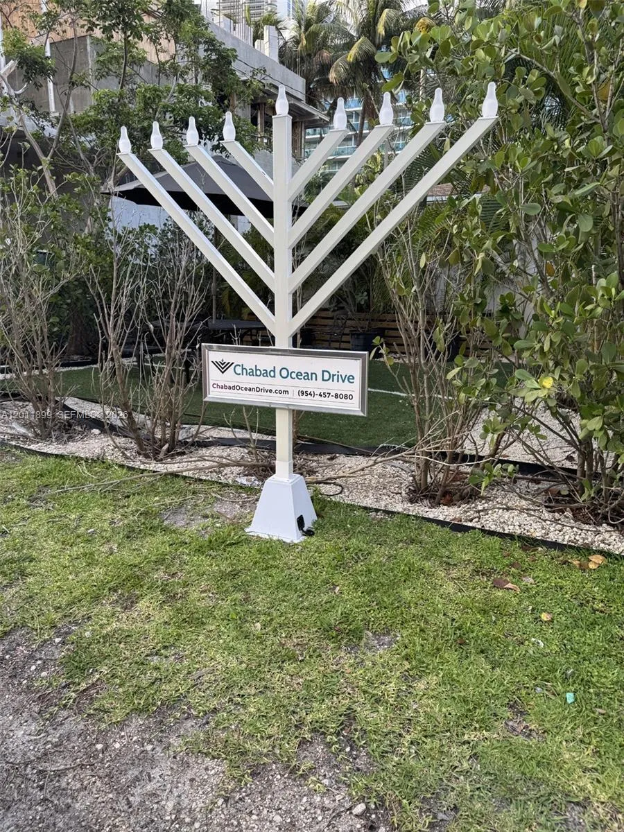 Super Location - Only 10 Minute Walking From Places of Worship!