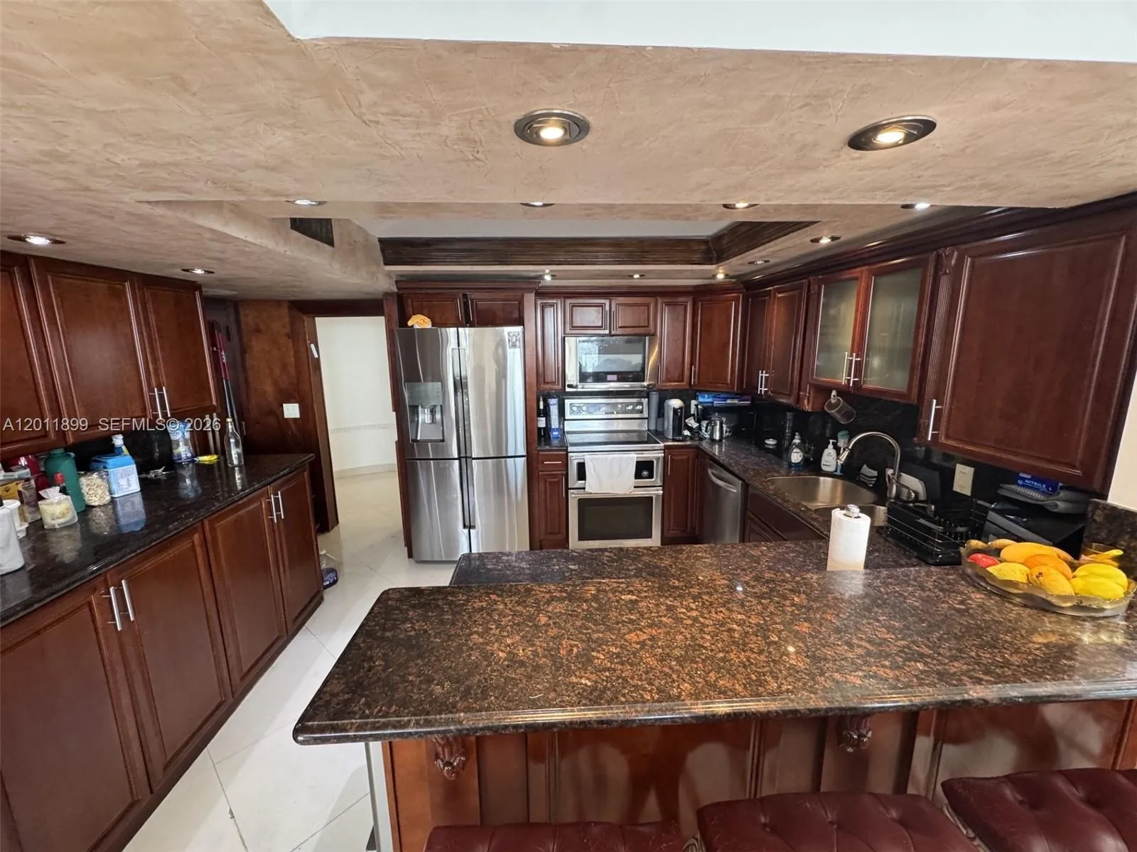 Lots Of Counter Space for entertaining!