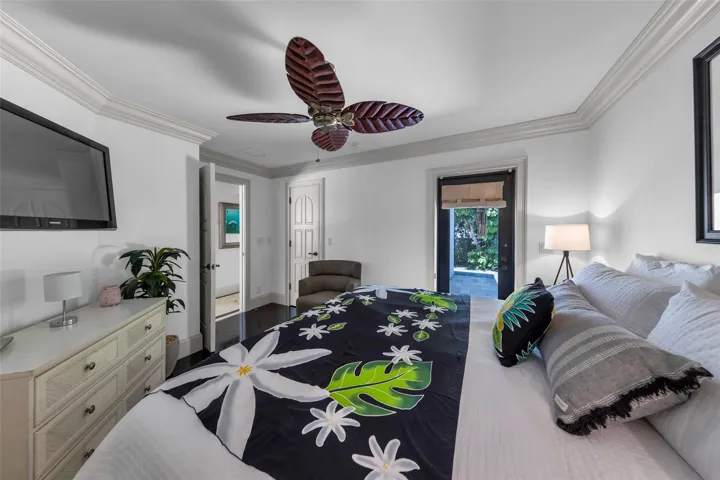 Bedroom with convenient separate side entrance