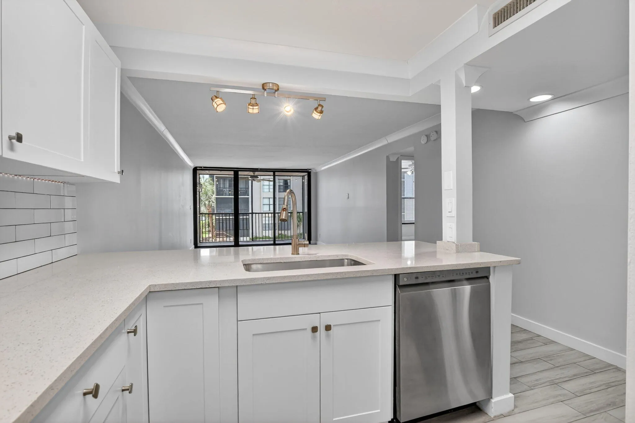 Kitchen 4
