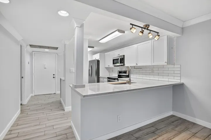 kitchen full view