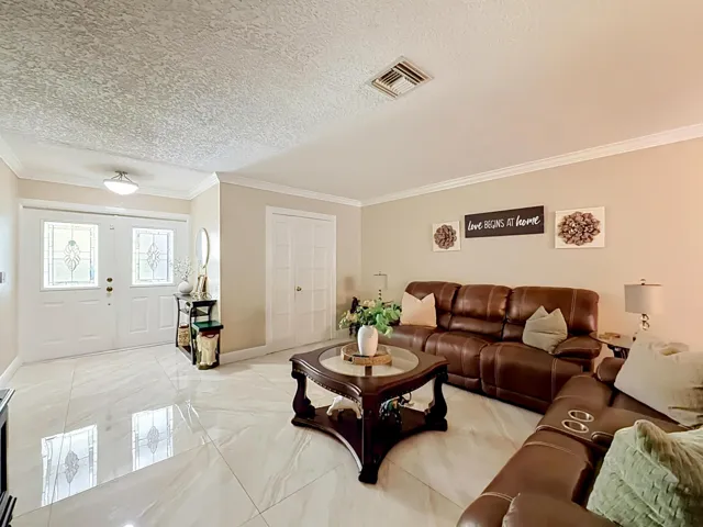 3119 Indian Trail-29