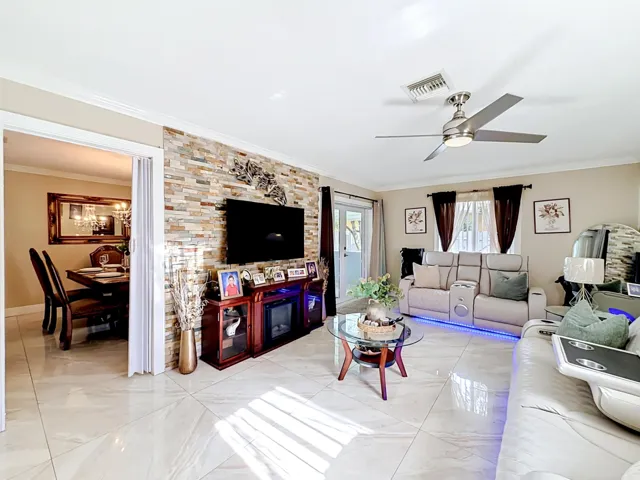 3119 Indian Trail-41