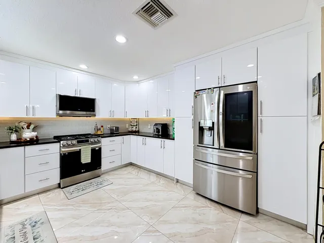 3119 Indian Trail-50