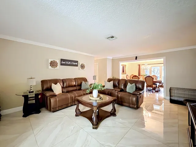3119 Indian Trail-23