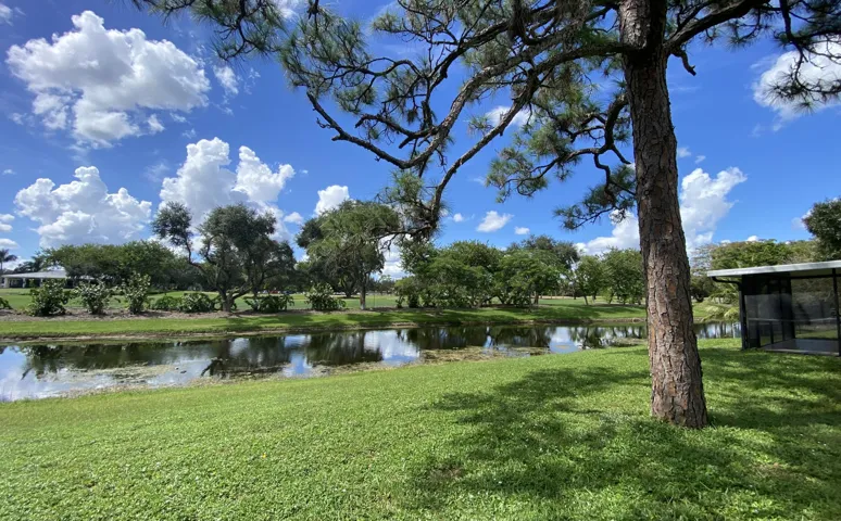 Golf Course/Canal front