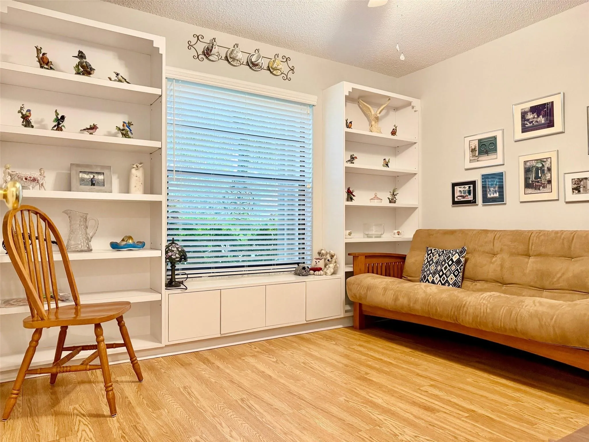 futon and desk in 3rd bedroom