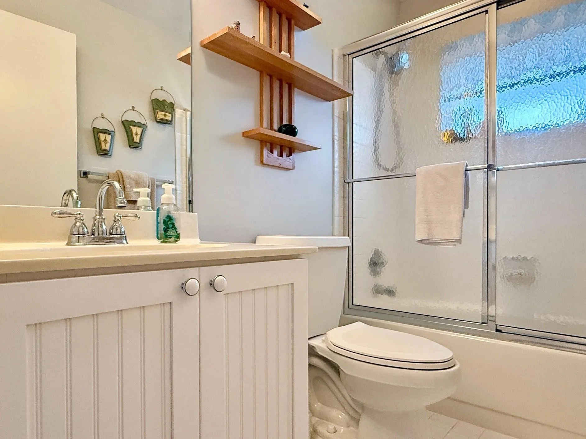 2nd Bathroom