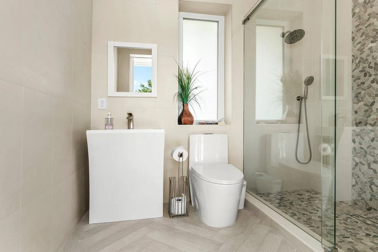 Guest bath 2
