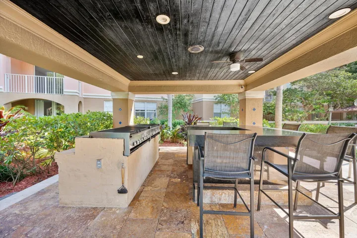 26-19601 E Country Club Dr Unit 505_026