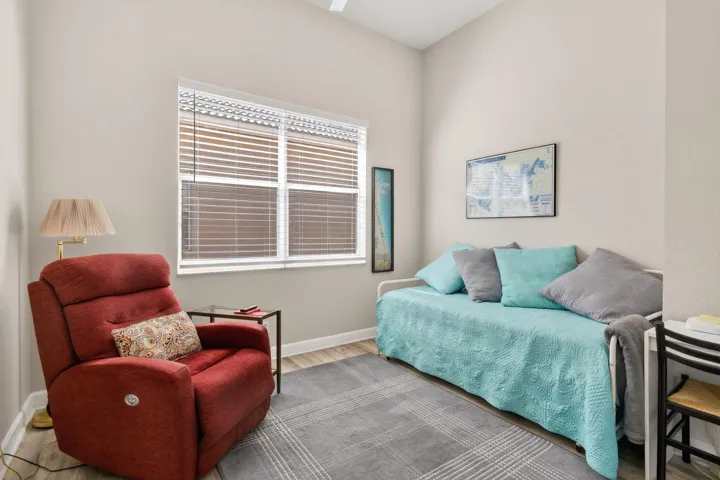 332NWStratfordLn(49)