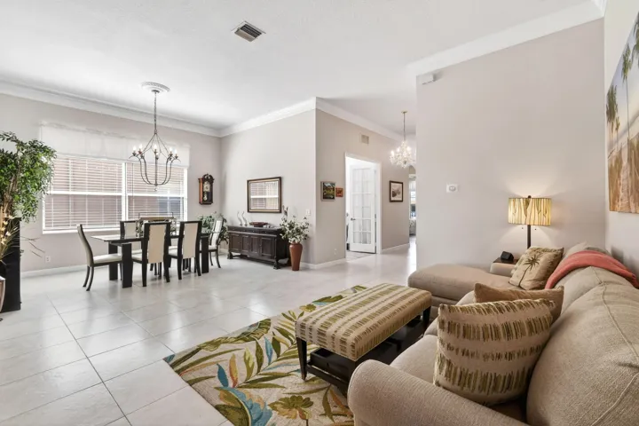 332NWStratfordLn(15)