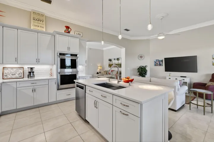 332NWStratfordLn(26)