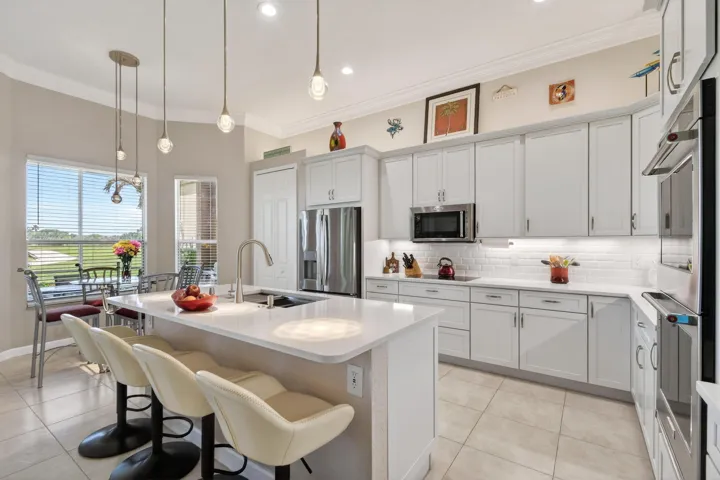 332NWStratfordLn(23)