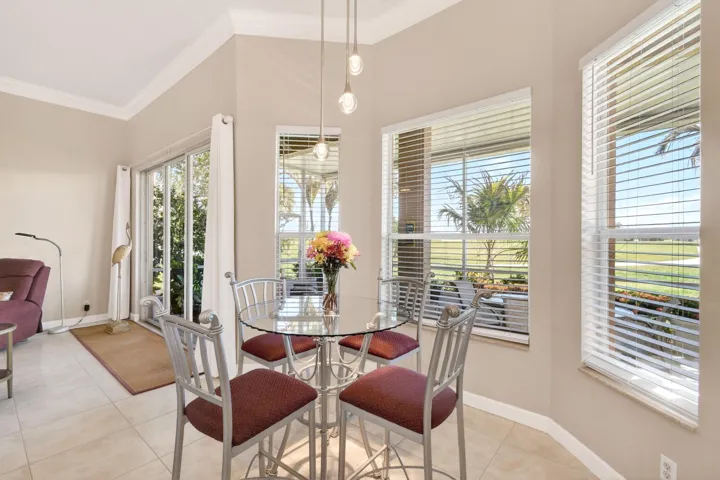 332NWStratfordLn(30)