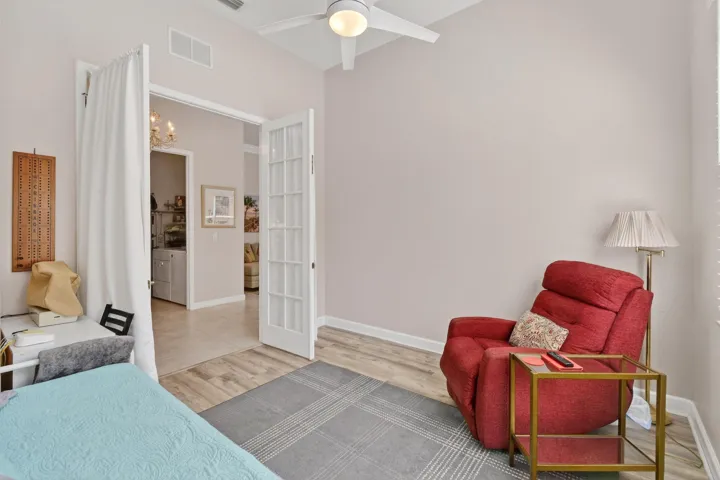 332NWStratfordLn(50)