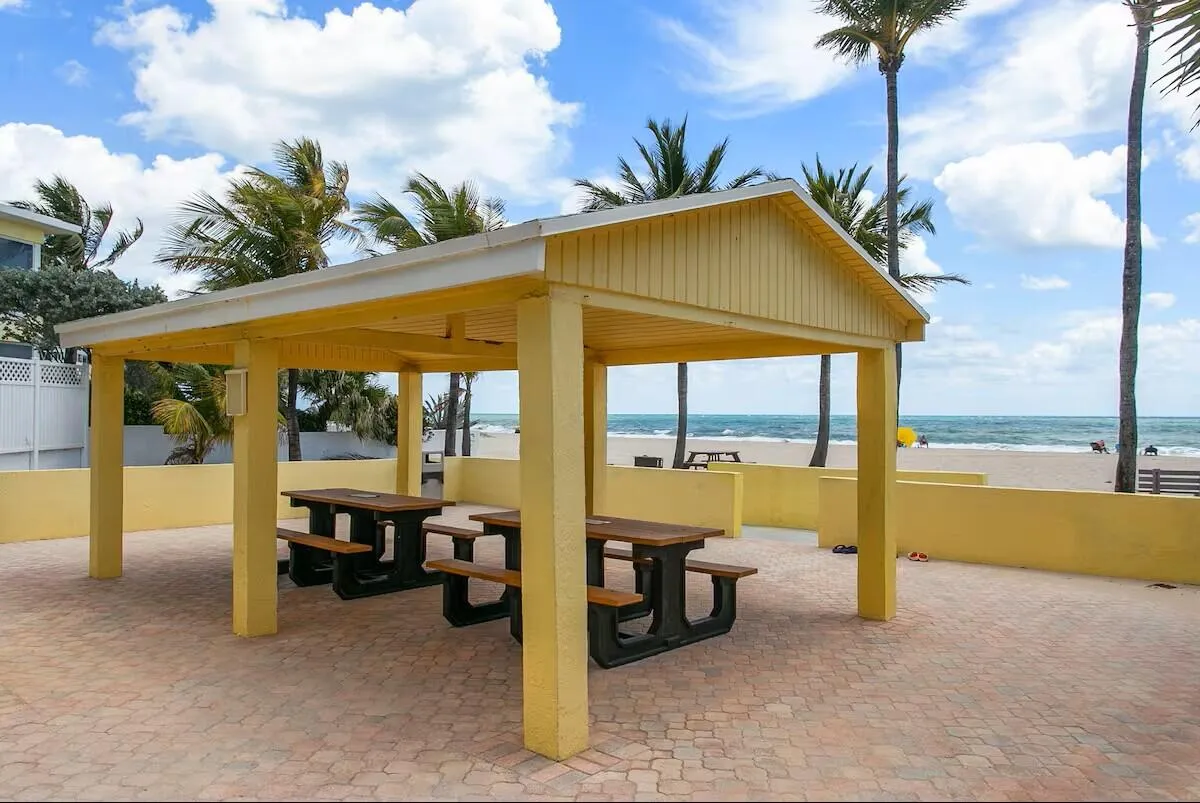Picnic El Mar Bch Club