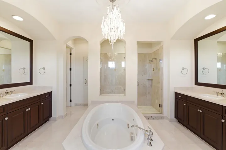 8289 Emerald Ave083