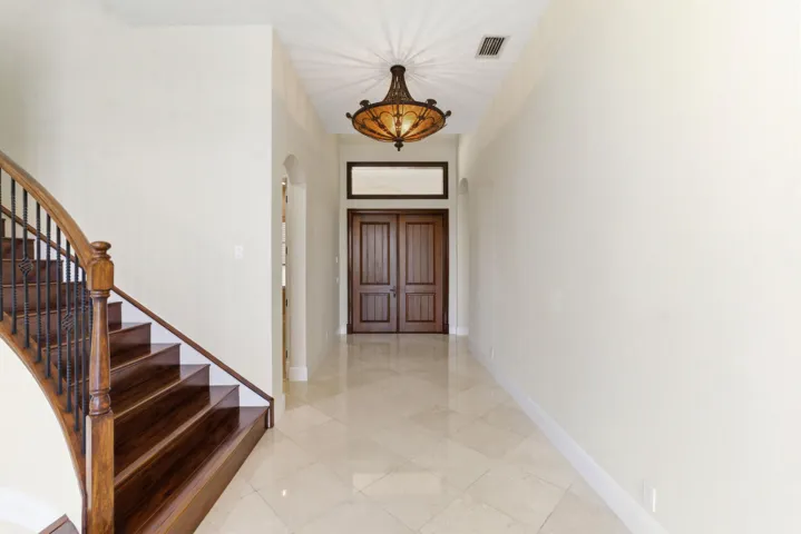 8289 Emerald Ave041