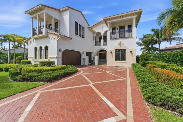 8289 Emerald Ave024
